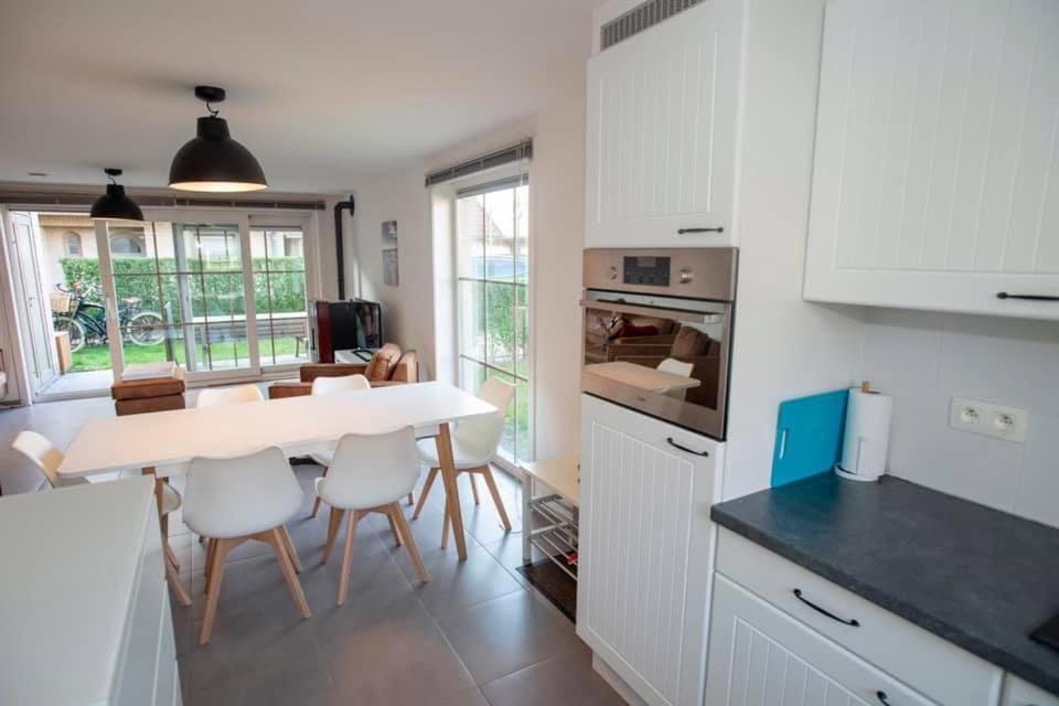 Vakantiehuisje De Panne Vlak Aan Plopsaland En De Zee Экстерьер фото